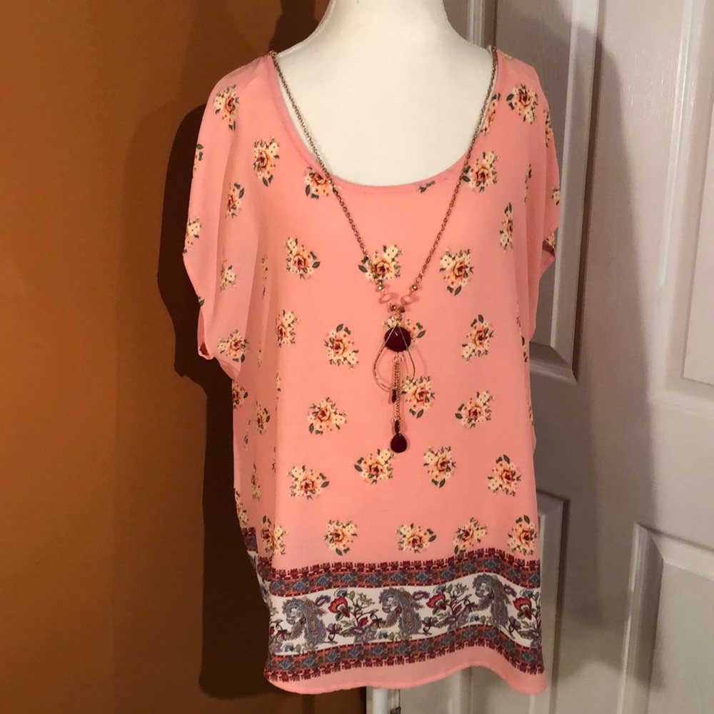 3 for $25 🎈Short sleeve peach colored blouse, NWT